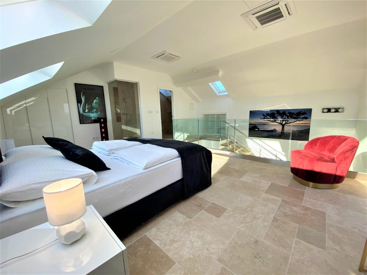 Villa M - Your Business & Holiday Apartment In Šibenik Eksteriør billede