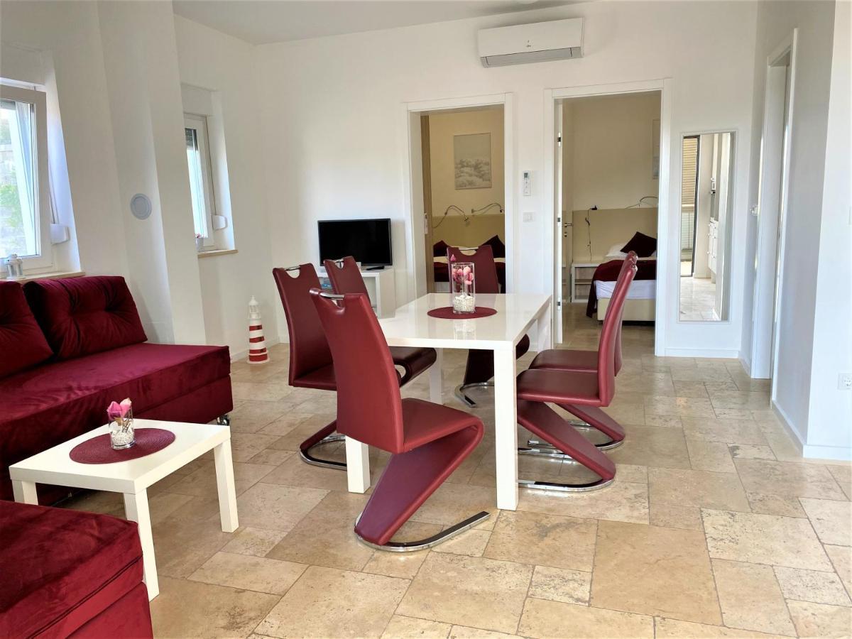 Villa M - Your Business & Holiday Apartment In Šibenik Eksteriør billede